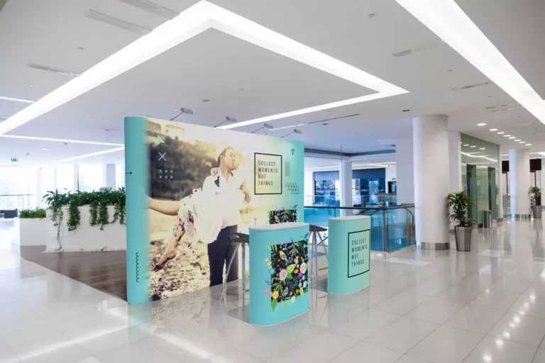 Stand-popup-with-background-scaled