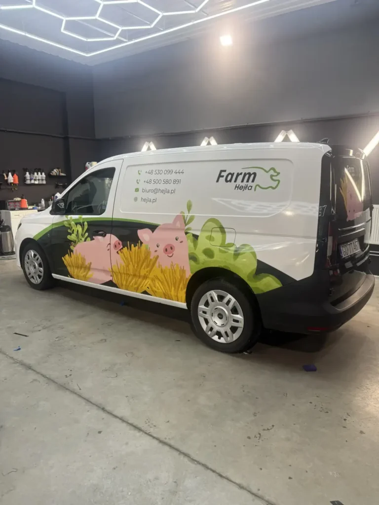 Farm Hejła - projekt, produkcja i montaż reklamy na samochodzie firmowym - po oklejeniu